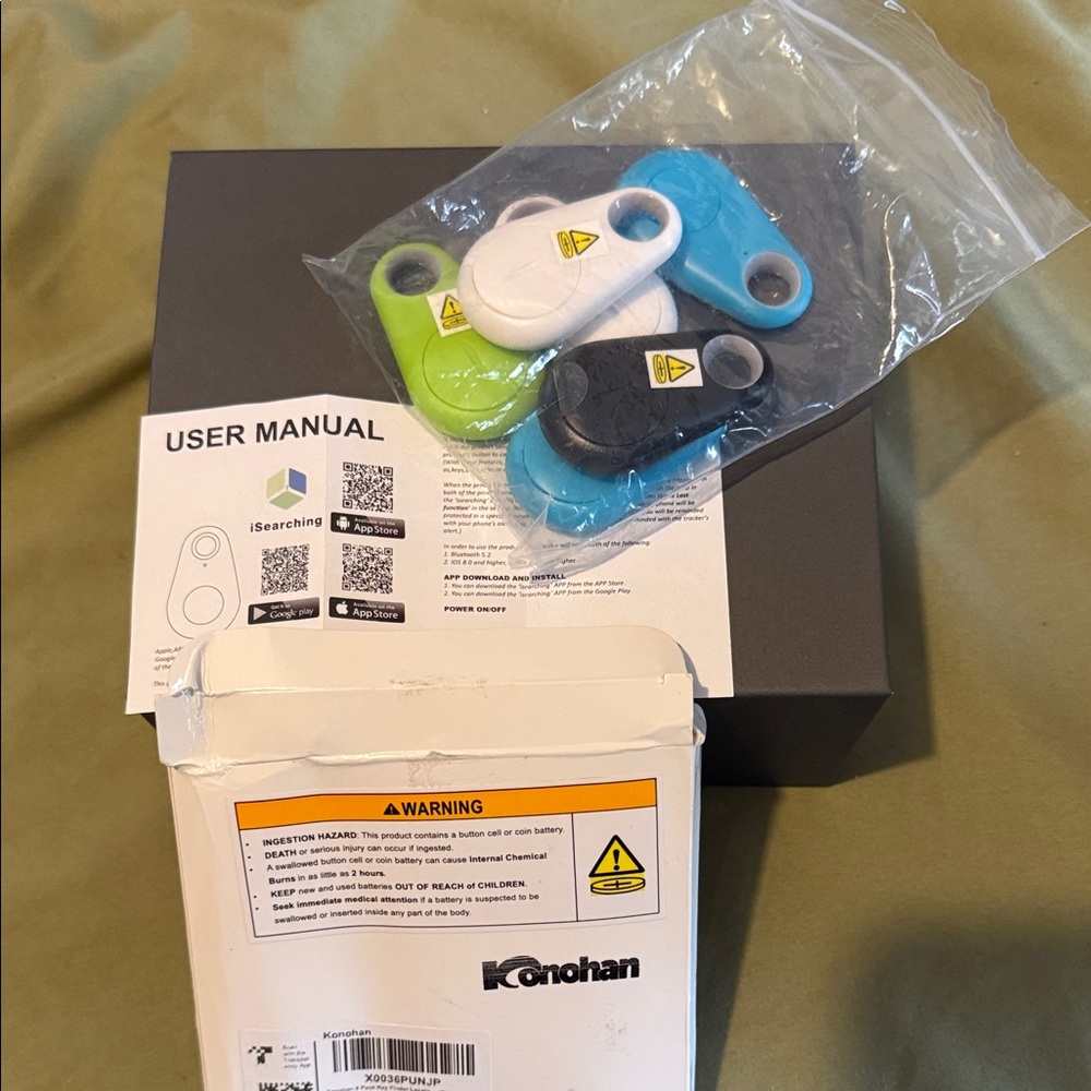 Bluetooth Key Finder/ Luggage Tags - Black, White, Blue, Green